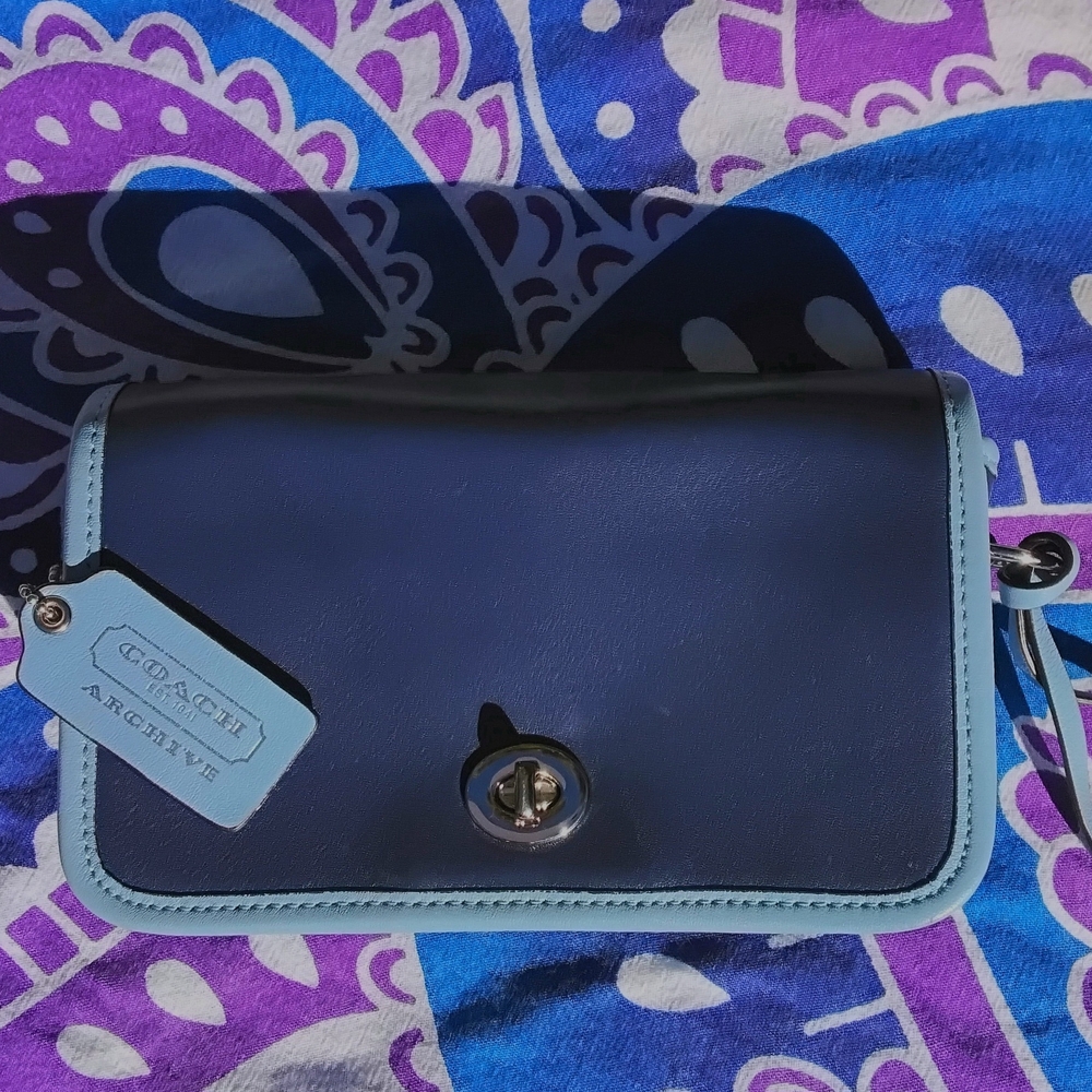 Coach Legacy Penny Pocket Two Tone Archive Shoulder Bag- Limited Edition- EUC - Picture 1 of 14
